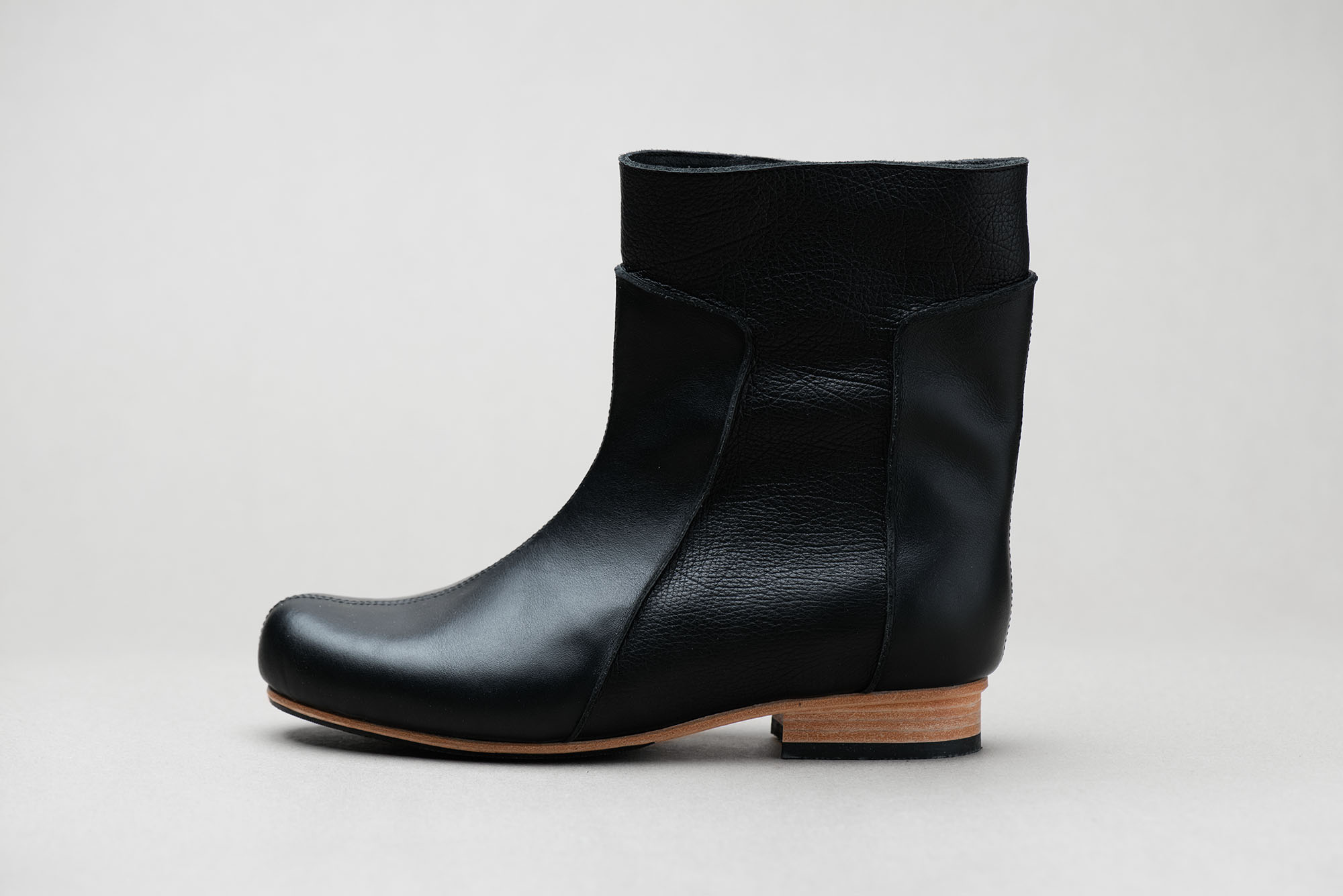 Ankle boot Alma Black Version by JUNE9