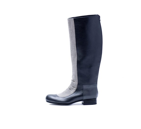Woman’s high boots by JUNE9.
