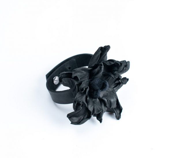 Burnt leather flower bracelet by June9Concept